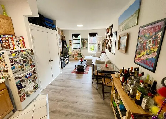 Charming One-Bedroom Apartment In South Chelsea
